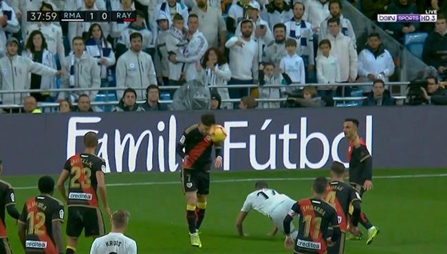 هل حرم الحكم ريال مدريد من ركلة جزاء امام رايو فاليكانو