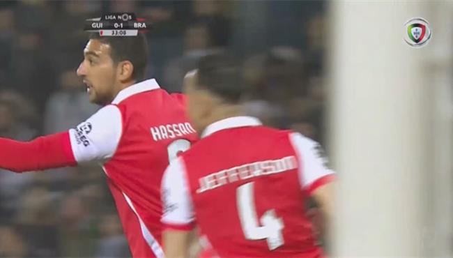 هدف احمد حسن كوكا في مرمي فيتوريا غيمارايش الدوري البرتغالي