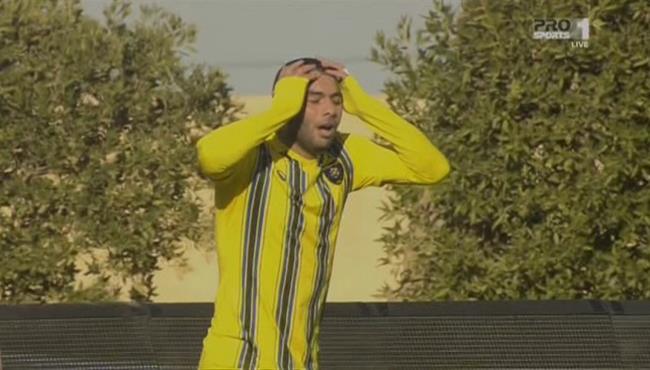 عماد متعب يهدر فرصه هدف امام الفيصلى