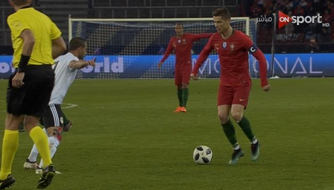كريستيانو رونالدو يتلاعب بـ احمد فتحي في مباراة مصر والبرتغال