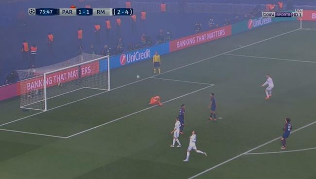 عصام الشوالي يهين كريم بنزيما في مباراة ريال مدريد و باريس سان جيرمان