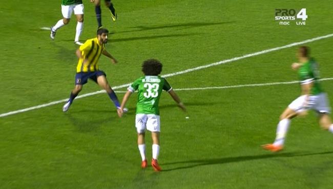 حسين السيد كاد ان يسجل هدفا عالميا امام التعاون
