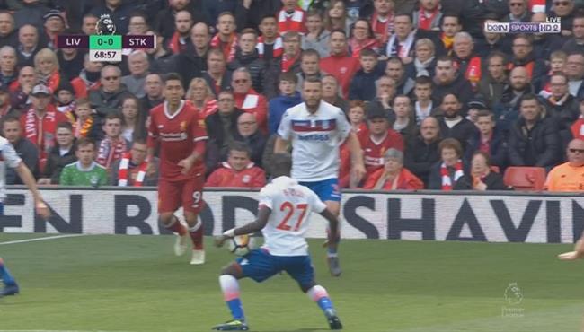 هل حرم الحكم ليفربول من ركلة جزاء امام ستوك سيتى