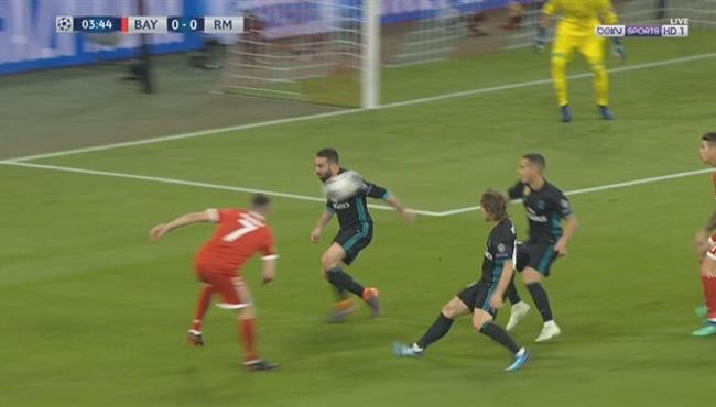 هل حرم الحكم بايرن ميونخ من ركلة جزاء امام ريال مدريد