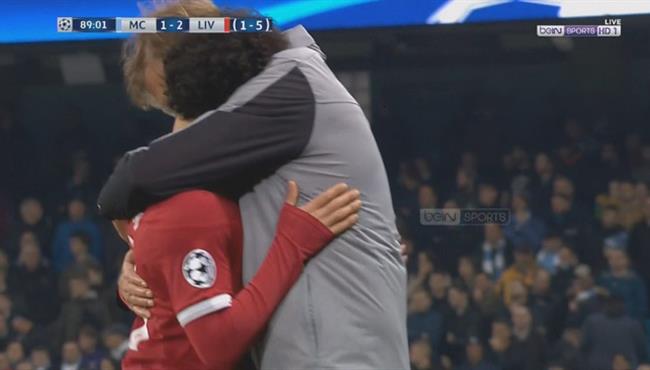 لحظة تبديل محمد صلاح فى مباراة ليفربول ومانشستر سيتى
