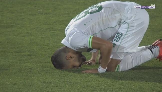 ملخص لمسات مؤمن زكريا فى مباراة الاهلى السعودى وتركتور الاايرانى