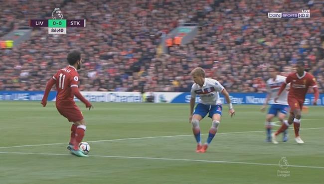 هل تغاضى الحكم عن احتساب ركلة جزاء ثانية لليفربول امام ستوك سيتى