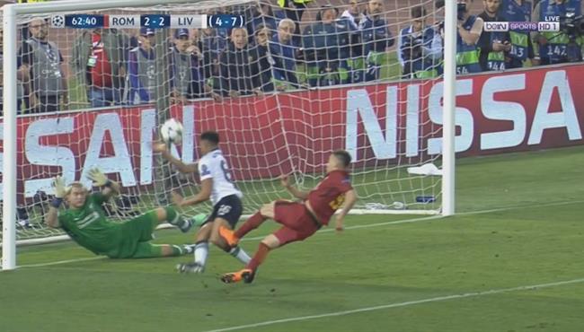 هل حرم الحكم روما من ركلة جزاء امام ليفربول