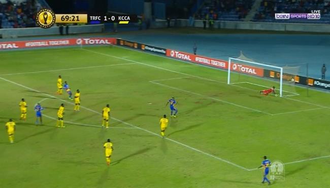 العارضه تحرم لاعب تاونشيب رولرز من تسجيل هدف رائع امام كامبالا سيتي