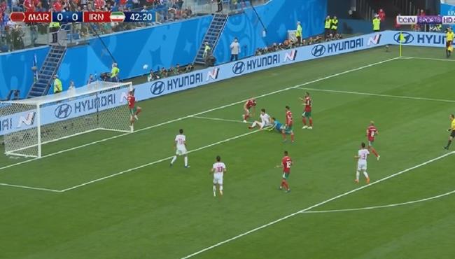 منير محمدى ينقذ مرمى المغرب من انفراد تام لايران