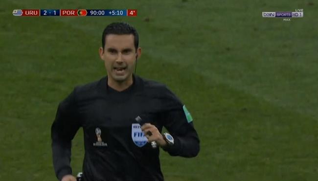 الحكم يرفض استخدام لتقنية الفيديو فى كرة مثيرة للجدل للبرتغال امام اوروجواى
