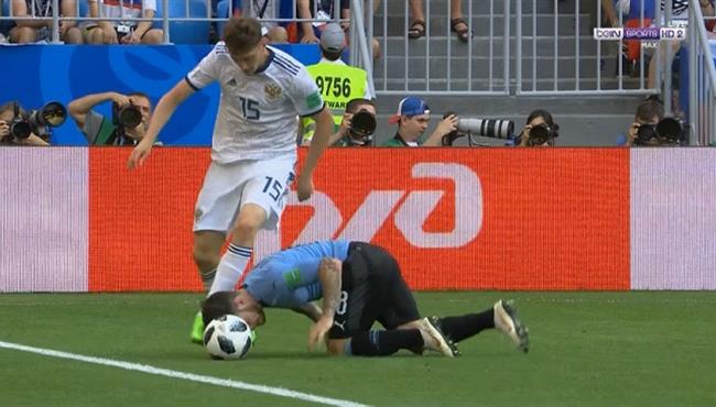 شاهد فدائية لاعب اوروجواي امام روسيا في كأس العالم