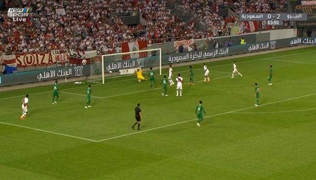 هدف بيرو الثالث فى مرمى السعوديه