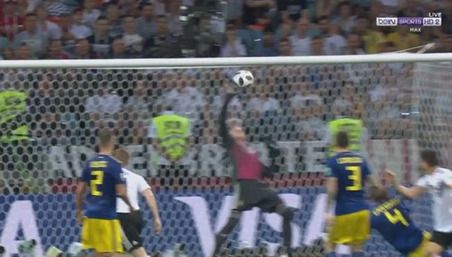 حارس السويد يتألق وينقذ مرماه من هدف قاتل لـ المانيا