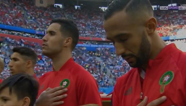 لحظة عزف النشيد الوطنى لمنتخب المغرب فى مباراة ايران
