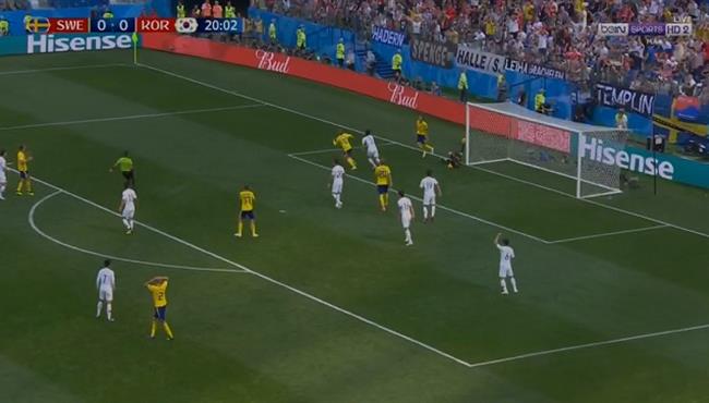 حارس كوريا الجنوبية ينقذ مرماه من هدف محقق للسويد