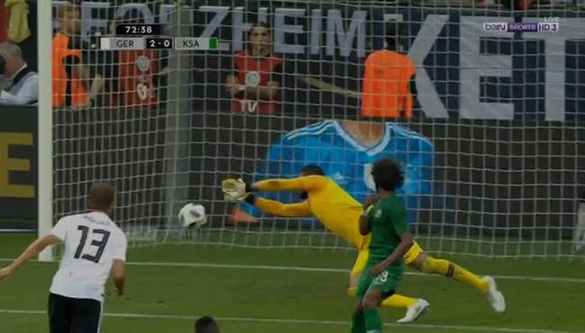 عبدالله المعيوف ينقذ مرمى السعودية من هدف ثالث لالمانيا