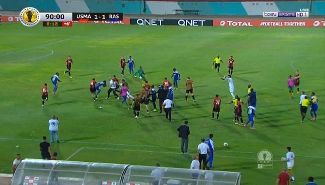 خناقة بين لاعبي اتحاد العاصمة ورايون بعد انتهاء المباراة