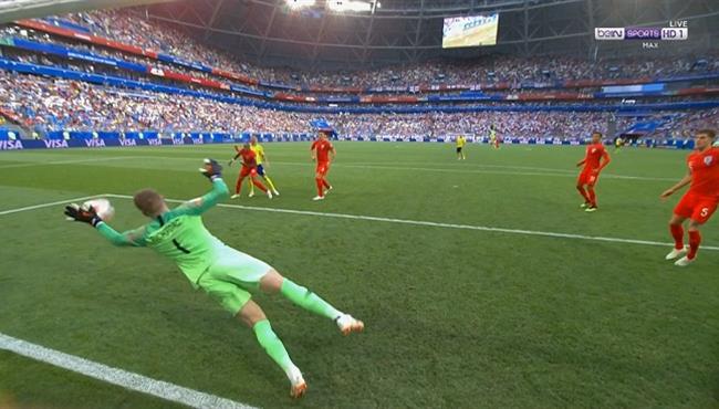 حارس انجلترا يتألق ويحرم السويد من تسجيل هدف التعادل