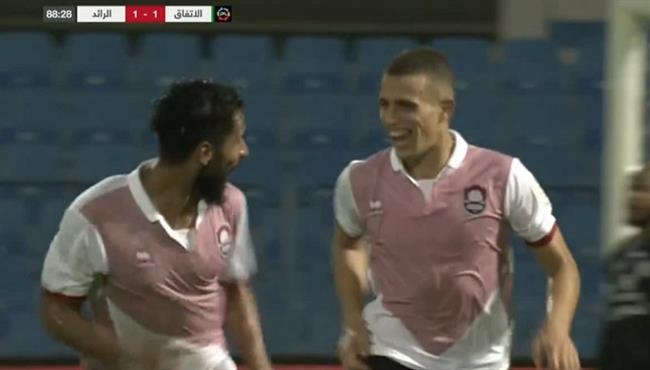 هدف تعادل الرائد القاتل مع الاتفاق 1 1 الدورى السعودى