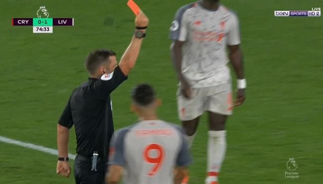 محمد صلاح يتسبب فى طرد مدافع كريستال بالاس