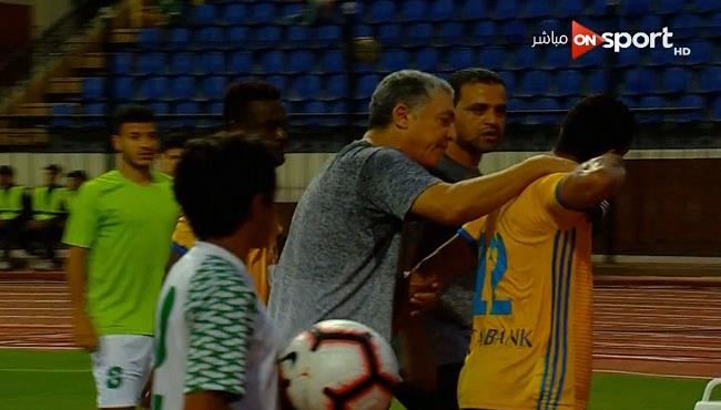 تصرف غريب من حسنى عبد ربه فى مباراة الاسماعيلى والاتحاد السكندرى