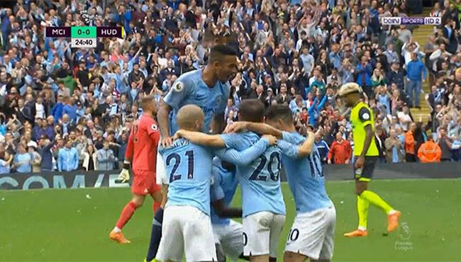 هدف اجويرو الاول في مرمي هدرسيفلد بالدوري الانجليزي