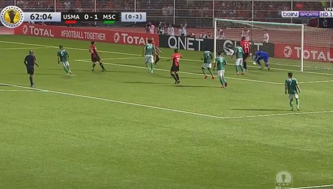 مدافع المصرى ينقذ هدف من على خط المرمى امام اتحاد العاصمة