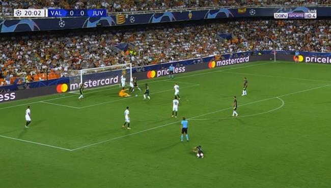 حارس فالنسيا يحرم يوفنتوس من تسجيل هدف في مرماه