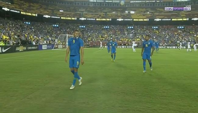 هدف البرازيل الرابع في مرمي السلفادور