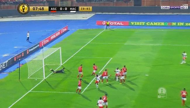 اول فرصة خطيرة لحوريا الغينى على مرمى الاهلي