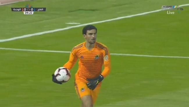 محمد عواد يتصدى لفرصة خطيرة امام الفتح