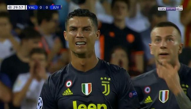 طرد كريستيانو رونالدو وبكائه فى مباراة يوفنتوس وفالنسيا