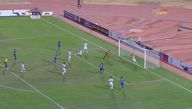 مؤمن زكريا يهدر فرصة هدف محقق والمرمي خالي امام النجمة اللبناني