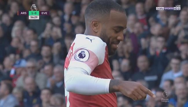 هدف لاكازيت الرائع فى مرمى وست هام تعليق حفيظ دراجى