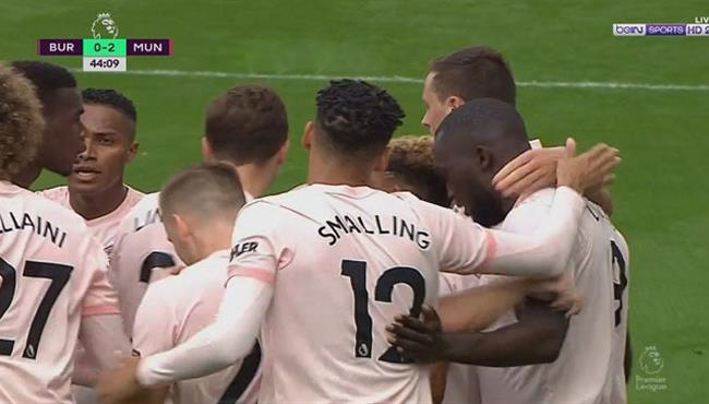 اهداف مباراة مانشستر يونايتد وبيرنلى 2 0 الدورى الانجليزى