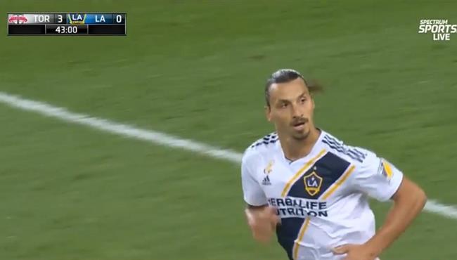 هدف ابراهيموفيتش الم ذهل فى مرمى تورونتو بالدورى الامريكى