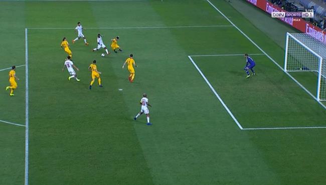 حارس استراليا ينقذ مرماه من هدف امام الامارات في كأس اسيا