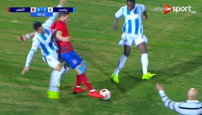 كوبري رائع من رمضان صبحي للاعب بيراميدز
