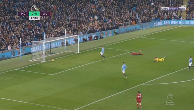 القائم يحرم ماني من هدف اول امام مانشستر سيتي بعد تمريرة رائعة من محمد صلاح