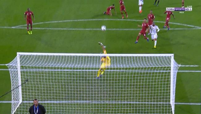 تصدي رائع من حارس مرمي قطر امام الامارات