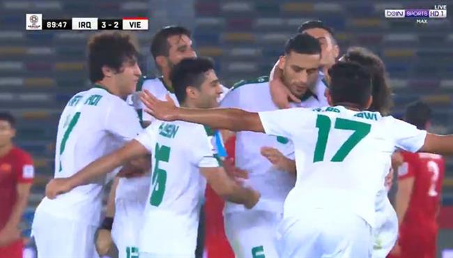 هدف علي عدنان الرائع في مرمي فيتنام بالوقت القاتل