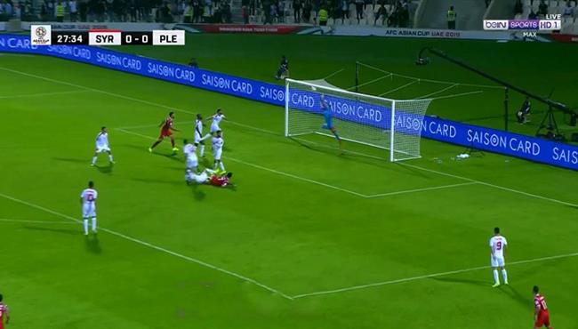 تصدي حارس فلسطين الرائع لرأسية خطيرة من عمر خربيين بكأس اسيا