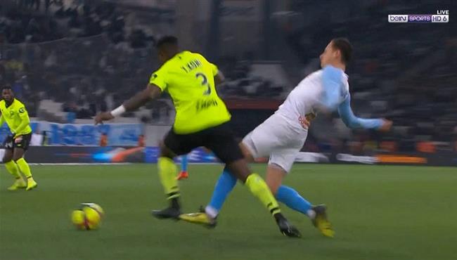 طرد فلوران توفان بعد تدخل عنيف علي لاعب ليل في الدوري الفرنسي