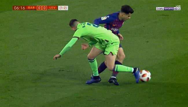مهارة رائعة من كوتينيو في مباراة برشلونة وليفانتي