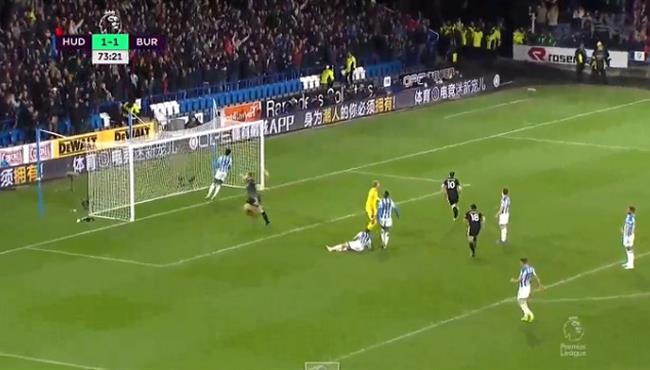 اهداف مباراة بيرنلي وهدرسفيلد 2 1 الدوري الانجليزي