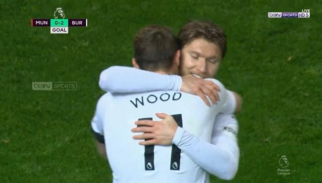 هدف بيرنلي الثاني في مرمي مانشستر يونايتد بالدوري الانجليزي