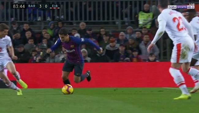 مهارات رائعة من كوتينيو في مباراة برشلونة وايبار بالدوري الاسباني