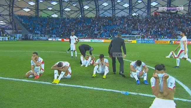 بكاء لاعبو الاردن بعد الهزيمة من فيتنام والخروج من كأس اسيا