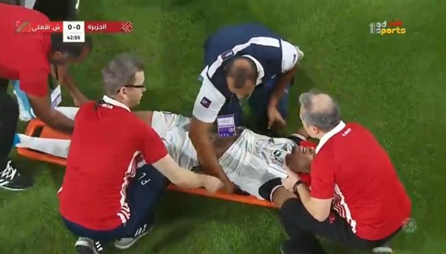 اصابة مروعه لـ كينو في مباراة الجزيرة وشباب الأهلي وخروجه علي نقالة